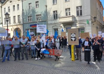 Solidarność wciąż negocjuje wynagrodzenia w miejskich jednostkach Radio Zachód - Lubuskie
