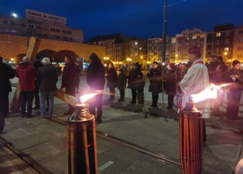 Liceum Katolickie zaprasza na Drogę Krzyżową ulicami Gorzowa Radio Zachód - Lubuskie