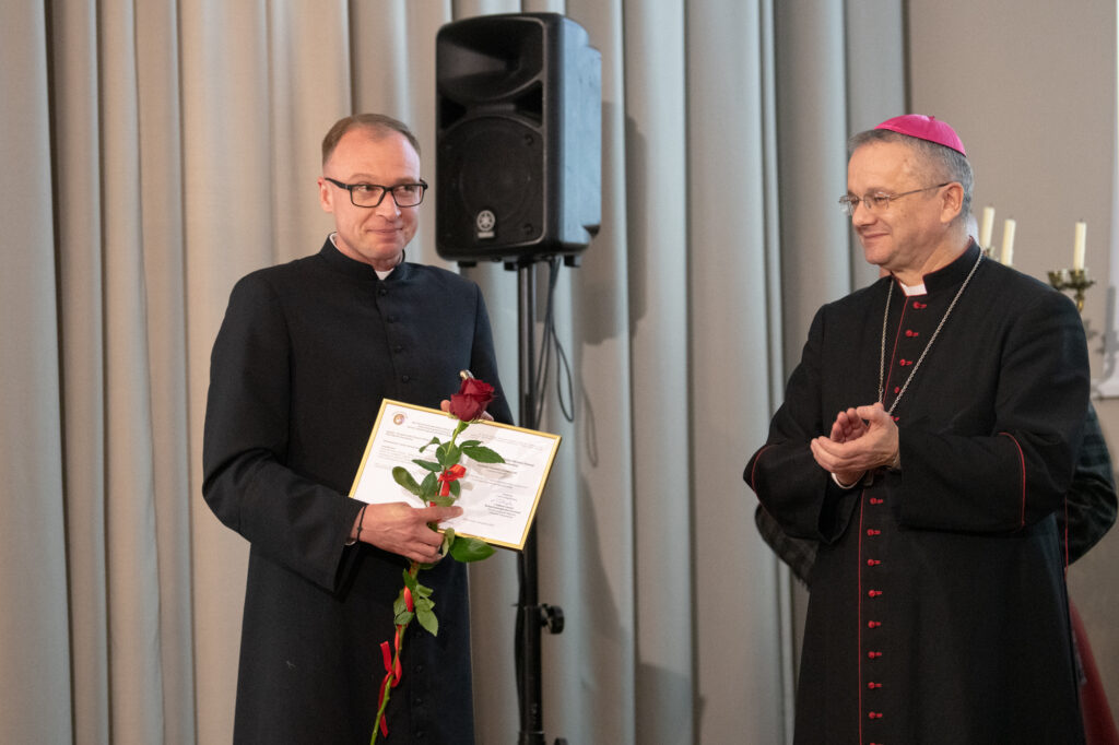 XXI edycja „Człowiek Człowiekowi” - statuetki zostały wręczone [DUŻO ZDJĘĆ] Radio Zachód - Lubuskie