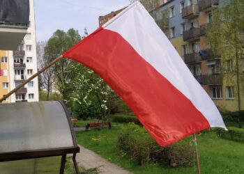 Czy Dzień Flagi Rzeczypospolitej Polski jest potrzebny? [SONDA] Radio Zachód - Lubuskie