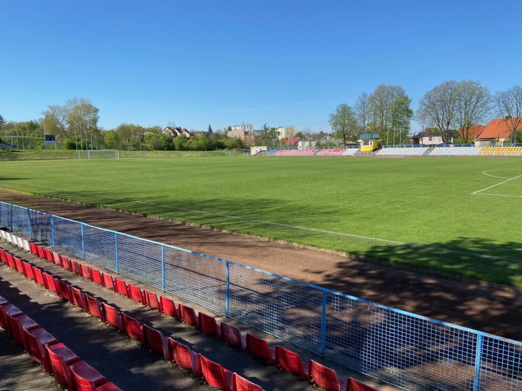 Remont płyty stadionu w Świebodzinie Remont płyty stadionu w Świebodzinie Radio Zachód - Lubuskie
