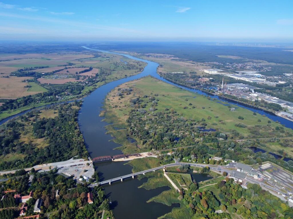 Ujście Warty do Odry w Kostrzynie nad Odrą. Fot. Kapitel, Wikipedia,