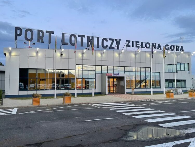 Port Lotniczy Zielona Góra-Babimost. Fot: Kamil Hypki
