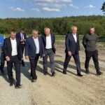 Uciążliwy dojazd do wielkiej fabryki mebli będzie odnowiony. Minister odwiedził teren inwestycji Radio Zachód - Lubuskie