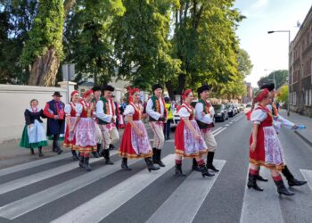 Uroczysty korowód zakończył tegoroczny Międzynarodowy Festiwal Folkloru [ZDJĘCIA] Radio Zachód - Lubuskie