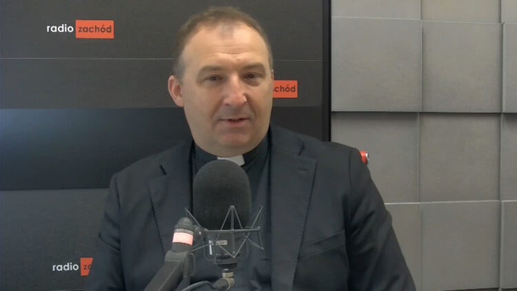 Ks. Dariusz Kowalczyk, przewodniczący zarządu Fundacji "Dzieło Nowego Tysiąclecia" Radio Zachód - Lubuskie
