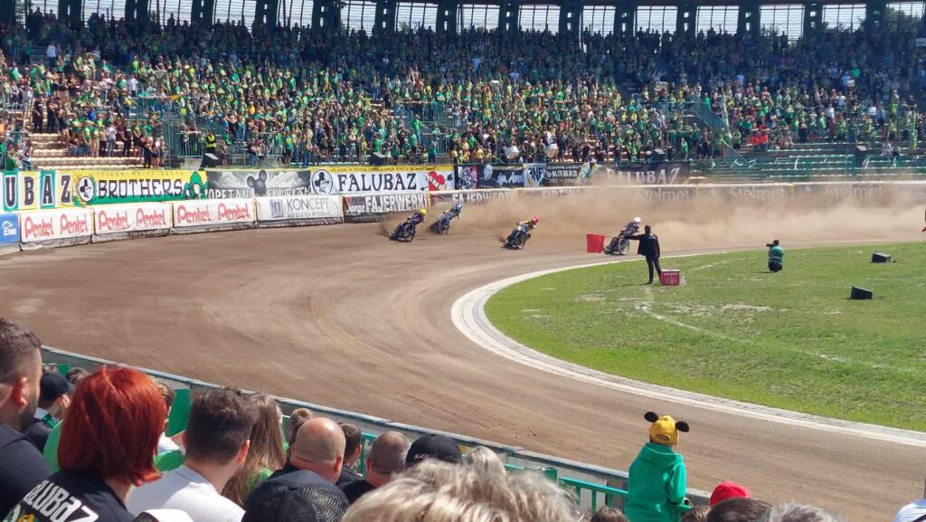 Falubaz męczył się przez pół meczu, ale pokonał ostrowian Falubaz męczył się przez pół meczu, ale pokonał ostrowian Radio Zachód - Lubuskie