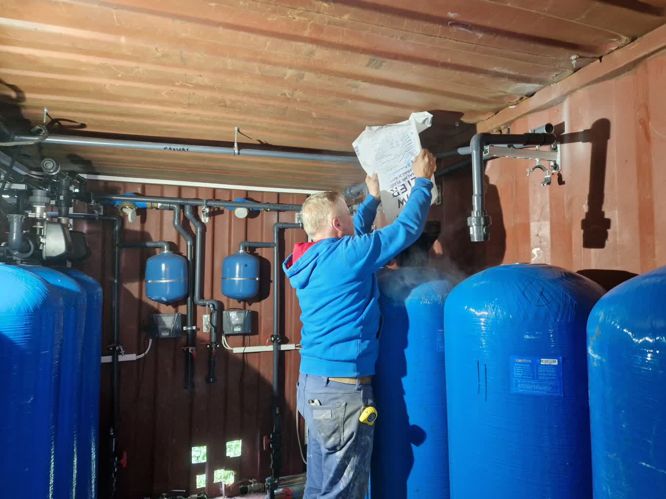 Specjalna stacja pomoże usunąć zanieczyszczenia z wód Gęśnika po pożarze w Przylepie Radio Zachód - Lubuskie