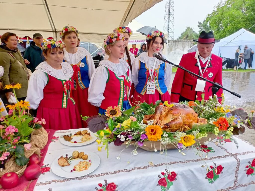 Fot. Krajowy Ośrodek Wsparcia Rolnictwa Oddział Terenowy w Gorzowie Wlkp./FB. Na zdj. Muszkowianki z Muszkowa w gminie Krzeszyce, zwyciężczynie wojewódzkiego etapu VIII edycji "Bitwy Regionów"