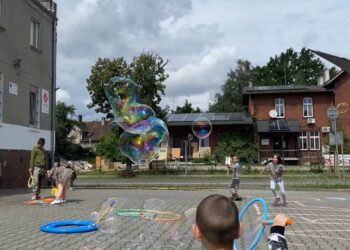 Spotkanie integracyjne dzieci polskich i ukraińskich w Centrum Pomocy Migrantom i Uchodźcom Radio Zachód - Lubuskie