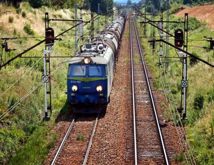Stanęło 25 pociągów pasażerskich w czterech województwach Radio Zachód - Lubuskie
