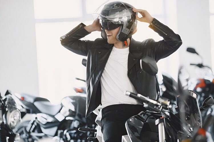 Kupno motocykla okiem specjalisty, czyli jak uporać się z papierologią