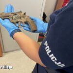 Części karabinów i rewolwer z II wojny światowej zalegały na dnie rzeki Radio Zachód - Lubuskie