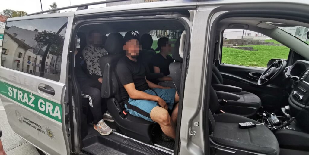 Nadodrzański Oddział SG zatrzymał 52 nielegalnych migrantów Radio Zachód - Lubuskie