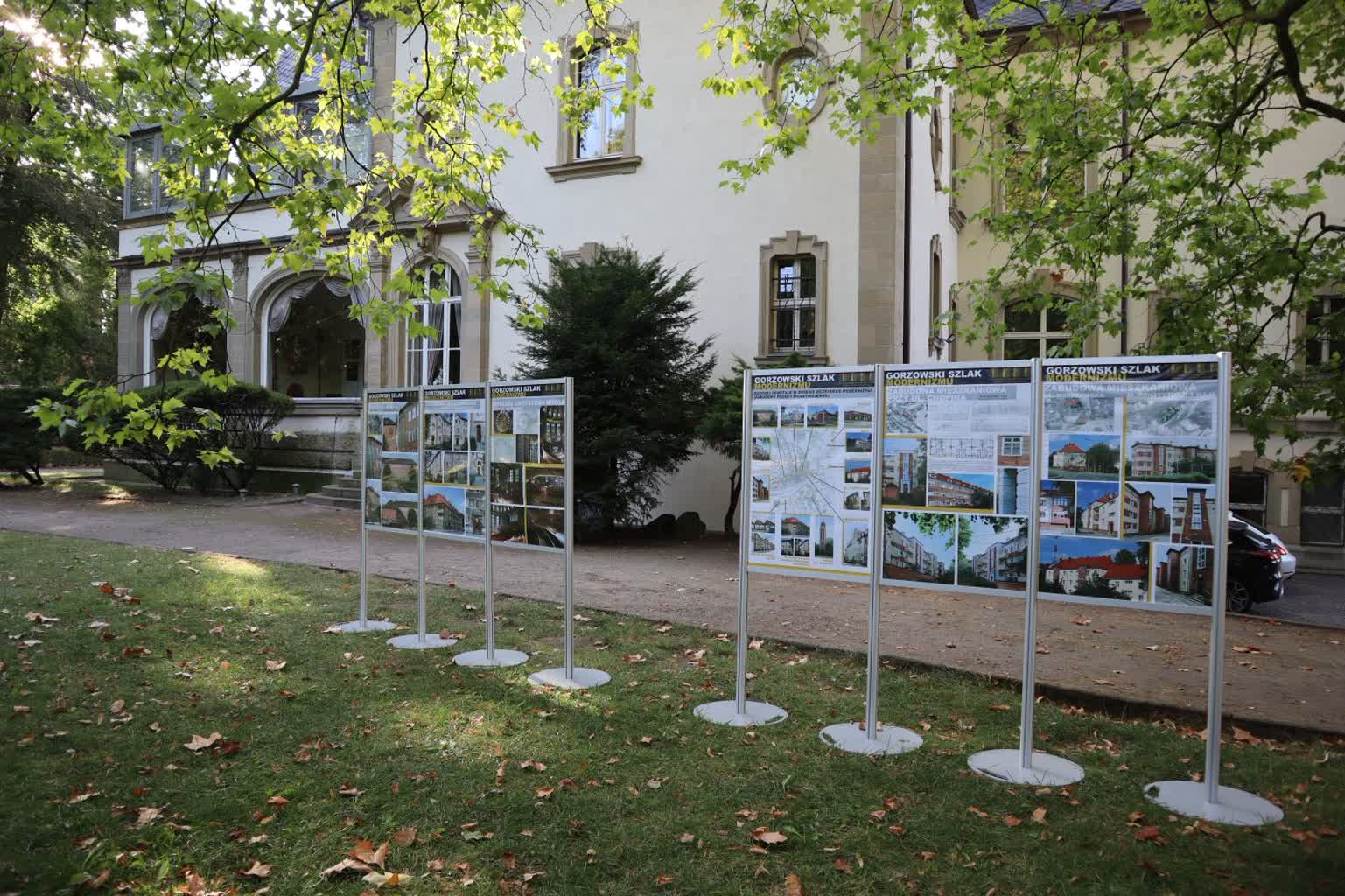 Wystawa w muzealnym ogrodzie Radio Zachód - Lubuskie