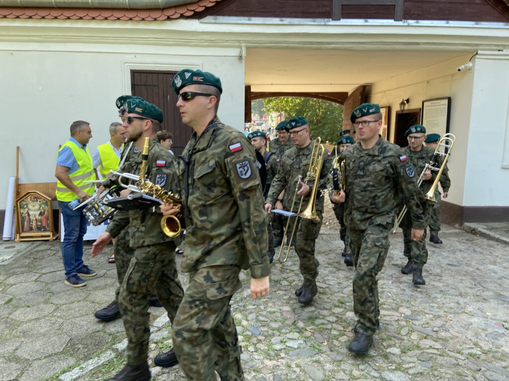 Mężczyźni pielgrzymowali do Międzyrzecza Radio Zachód - Lubuskie