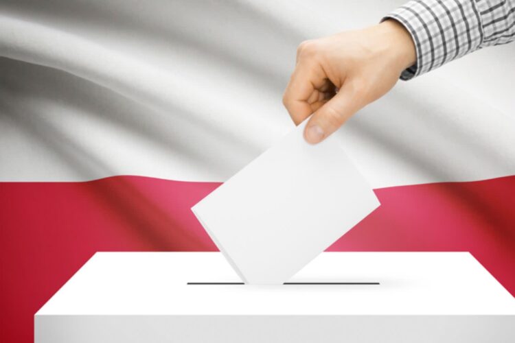 W Polsce rozpoczęły się wybory parlamentarne i referendum Radio Zachód - Lubuskie