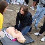 Rekord dla życia. Uczniowie zielonogórskiego "Ekonomika" wiedzą jak z głową wykonać resuscytację Radio Zachód - Lubuskie