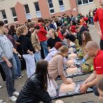 Rekord dla życia. Uczniowie zielonogórskiego "Ekonomika" wiedzą jak z głową wykonać resuscytację Radio Zachód - Lubuskie