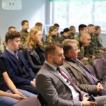 W klasie mają militarny sprzęt i lokomotywę. Musisz zdecydować jakiego koloru mundur chcesz nosić w życiu, by uczyć się w ZSC w Czerwieńsku Radio Zachód - Lubuskie