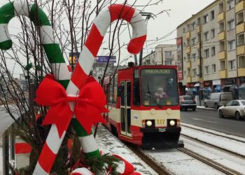 Na gorzowskie tory wyjechał świąteczny tramwaj Radio Zachód - Lubuskie