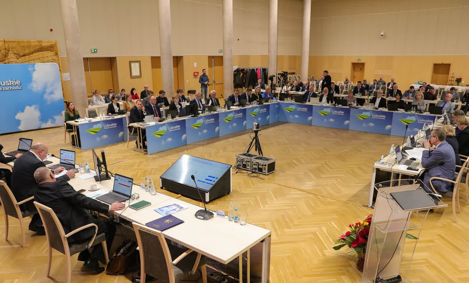 Będzie walka o sejmik? Politycy komentują inicjatywę lubuskich prezydentów Radio Zachód - Lubuskie