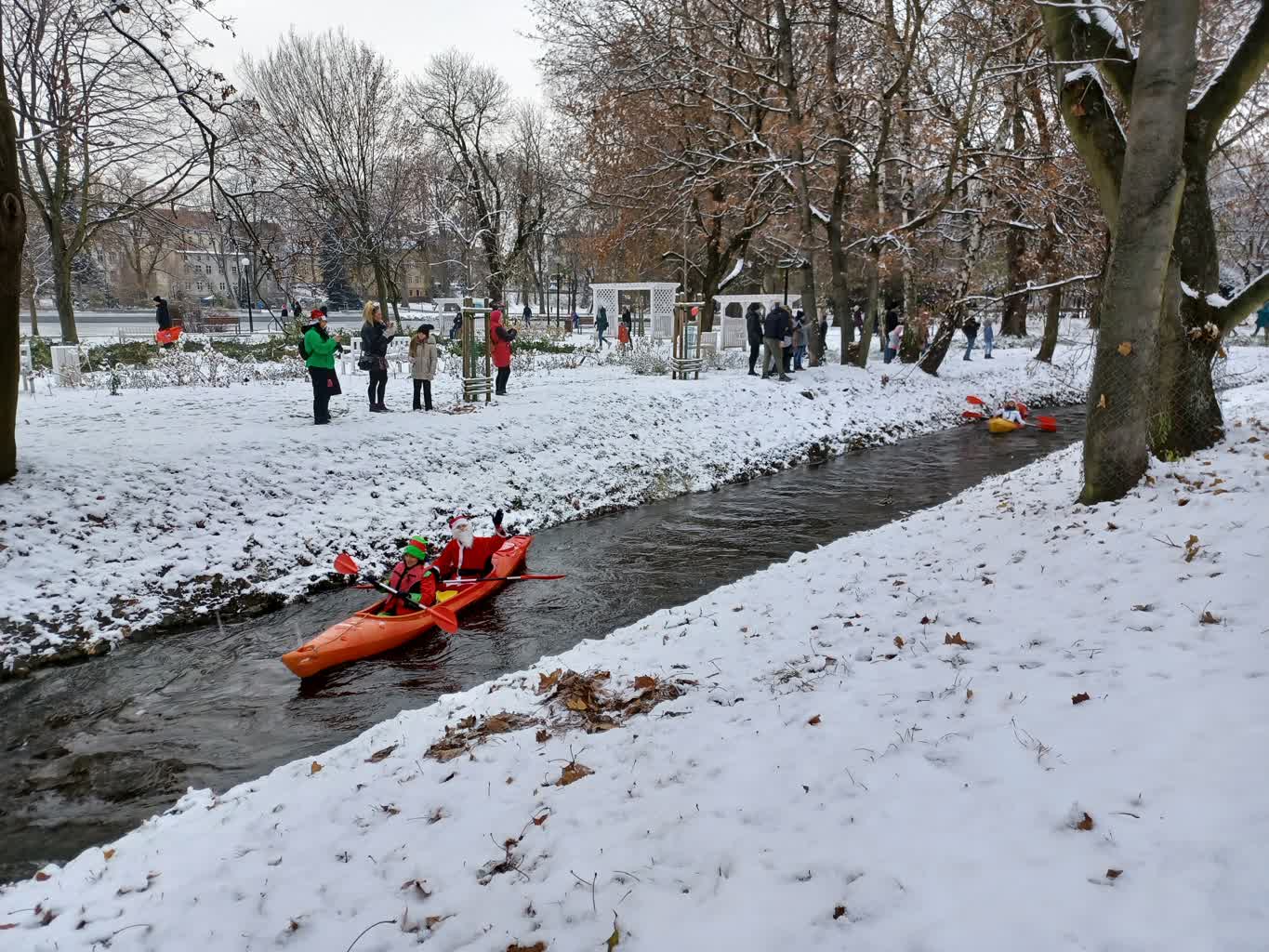 Mikołaje spłynęli Kłodawką Radio Zachód - Lubuskie