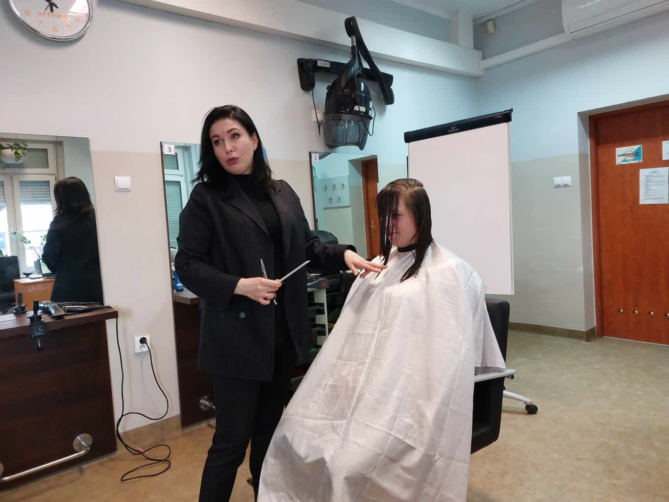 Mistrzyni świata we fryzjerstwie uczyła gorzowską młodzież Radio Zachód - Lubuskie