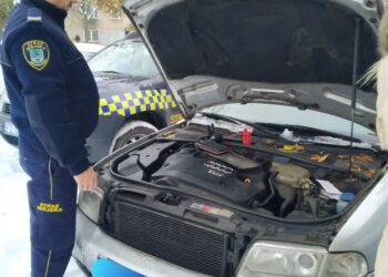 Straż miejska pomaga uruchomić pojazdy podczas mroźnej aury Radio Zachód - Lubuskie