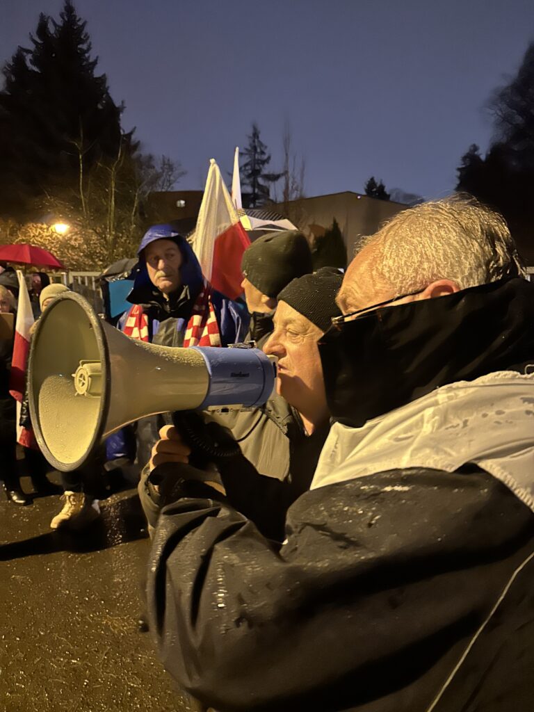 Przed Radiem Zachód odbył się protest w obronie wolnych mediów Radio Zachód - Lubuskie