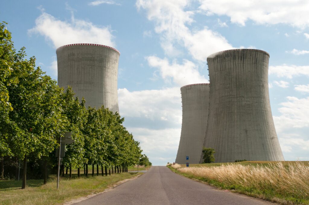 Francja zamierza wybudować osiem nowych elektrowni jądrowych Radio Zachód - Lubuskie