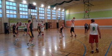 Największy w Polsce koszykarski turniej oldbojów rozpoczął się w Drzonkowie Radio Zachód - Lubuskie