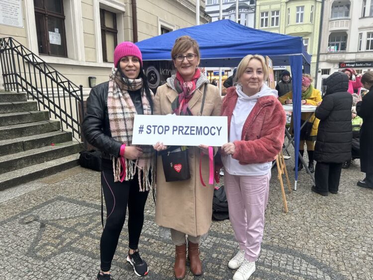 W Świebodzinie odbył się protest przeciwko przemocy wobec kobiet Radio Zachód - Lubuskie