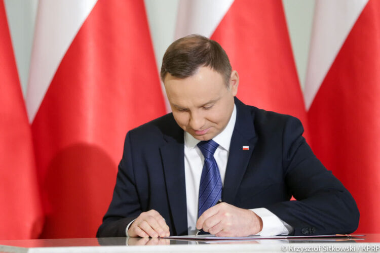 Prezydent podpisał ustawę przedłużającą legalności pobytu ukraińskich uchodźców wojennych do 30 czerwca 2024 r. Radio Zachód - Lubuskie