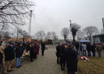 Uroczystości w Słońsku w 79 rocznicę wyzwolenia obozu koncentracyjnego Radio Zachód - Lubuskie