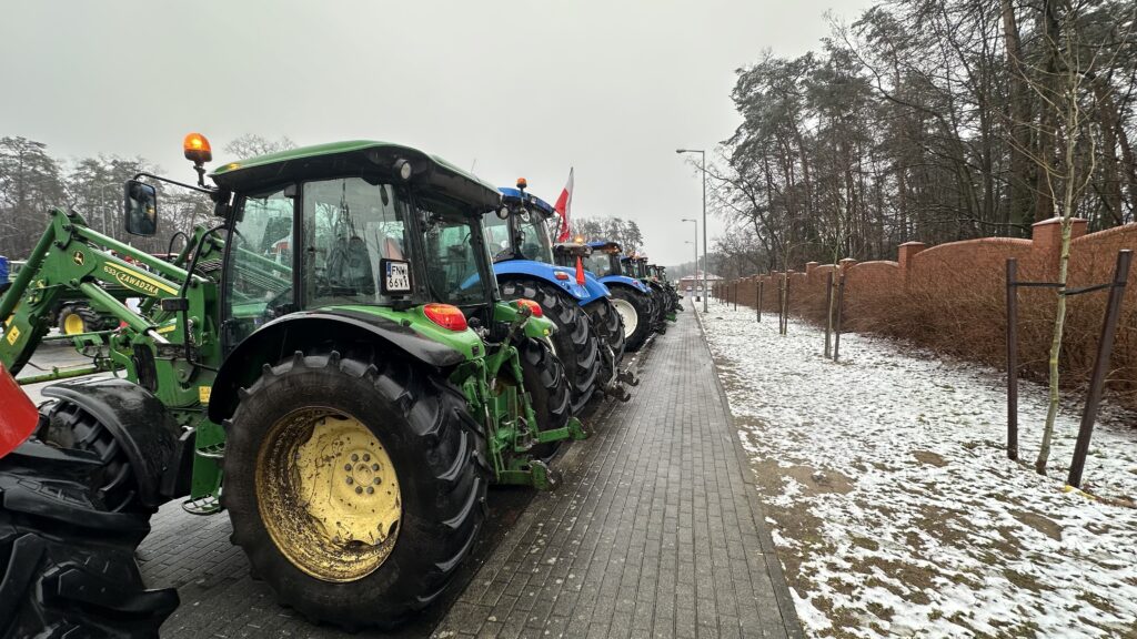 Centrum Zielonej Góry zablokowane niemal 250 ciągnikami. Rolnicy zapowiadają kolejny protest! Radio Zachód - Lubuskie