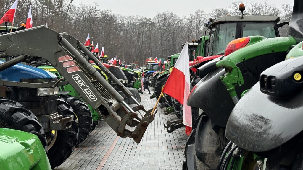 Centrum Zielonej Góry zablokowane niemal 250 ciągnikami. Rolnicy zapowiadają kolejny protest! Radio Zachód - Lubuskie