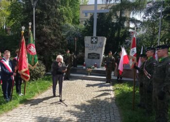Mieszkańcy Zielonej Góry pamiętają o ofiarach zbrodni katyńskiej [ZDJĘCIA] Radio Zachód - Lubuskie
