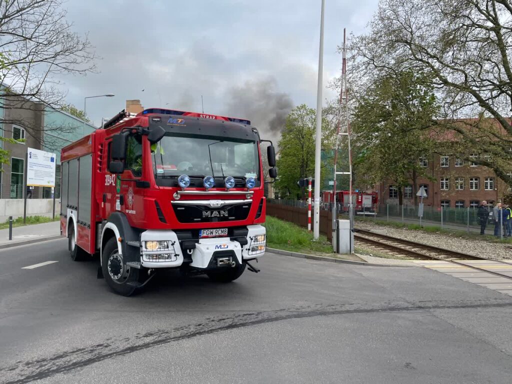 Płonie budynek Akademii Jakuba z Paradyża. Trwa akcja gaśnicza [AKTUALIZOWANY] Radio Zachód - Lubuskie