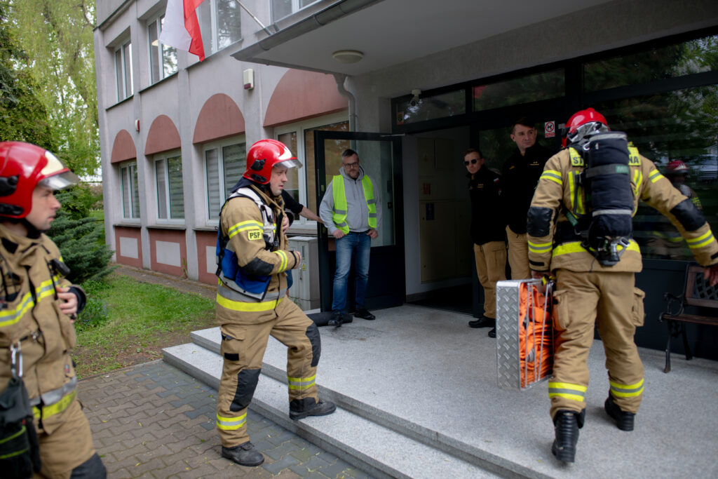 Pali się! Próbna ewakuacja i ćwiczenia przeciwpożarowe w Radiu Zachód [GALERIA ZDJĘĆ] Radio Zachód - Lubuskie