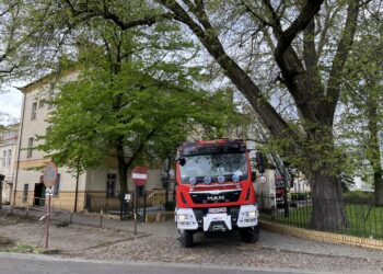 Strażacy nadal nadzorują miejsce pożaru budynku AJP Radio Zachód - Lubuskie