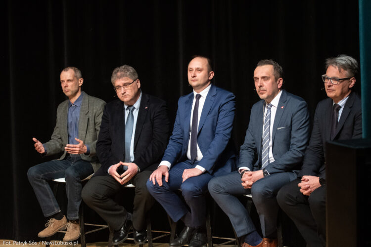 Fot. Patryk Sós/NewsLubuski.pl, Zielona Gora, 03.04.2024. Debata kandydatow na prezydenta Zielonej Gory.