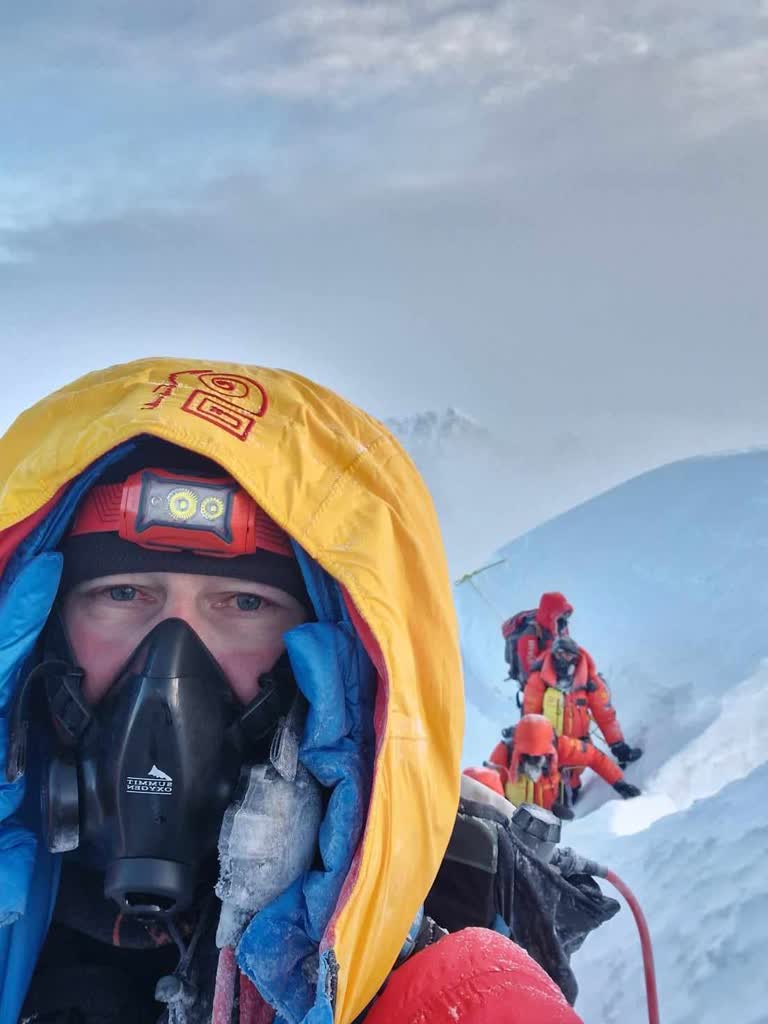 Zielonogórzanin Sz. Jaskuła zdobył Mount Everest Radio Zachód - Lubuskie