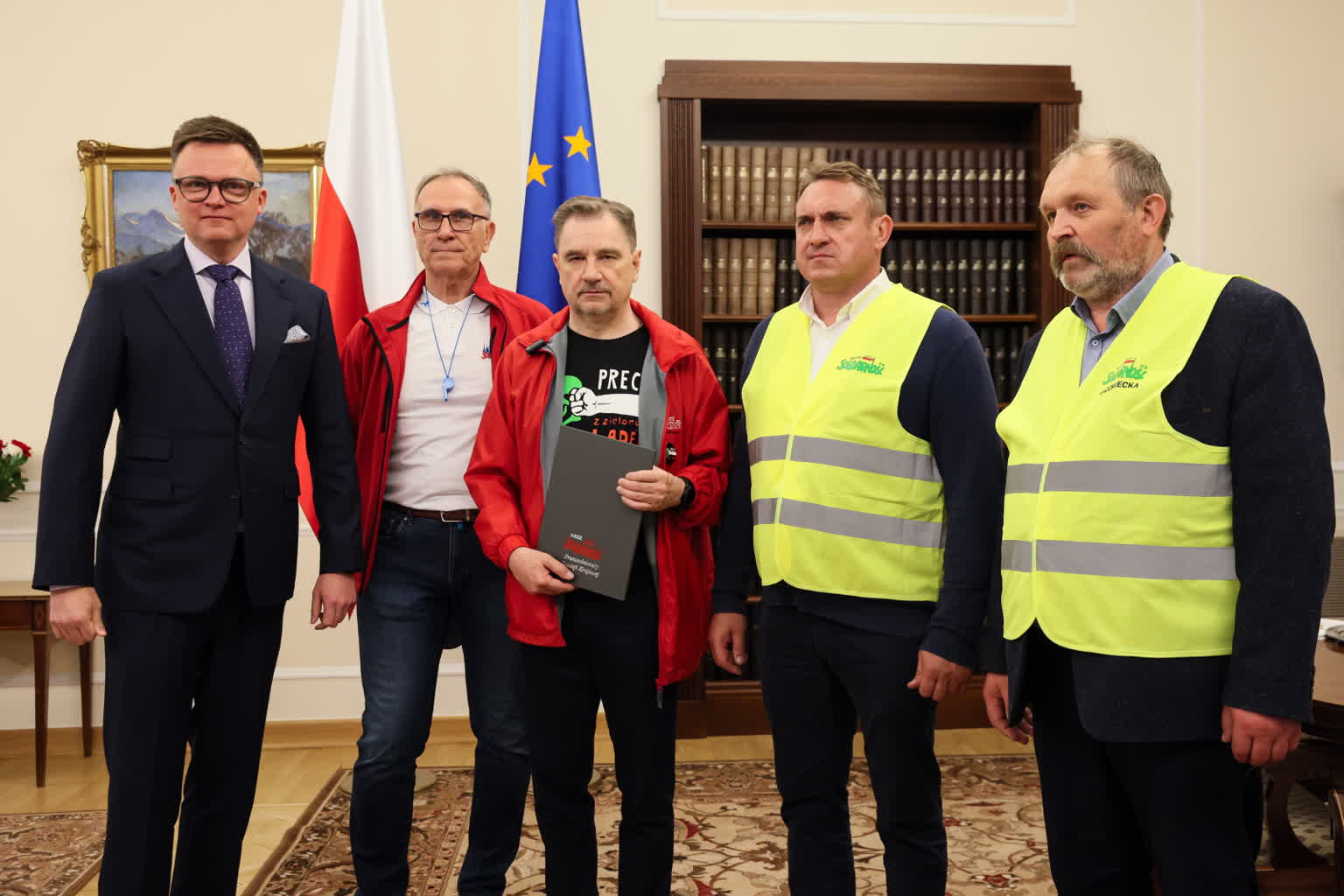 Głodujący w Sejmie rolnicy przez cały czas czekają na spotkanie z premierem. „Nie rozumie nas tylko rozumie język pani Urszuli”