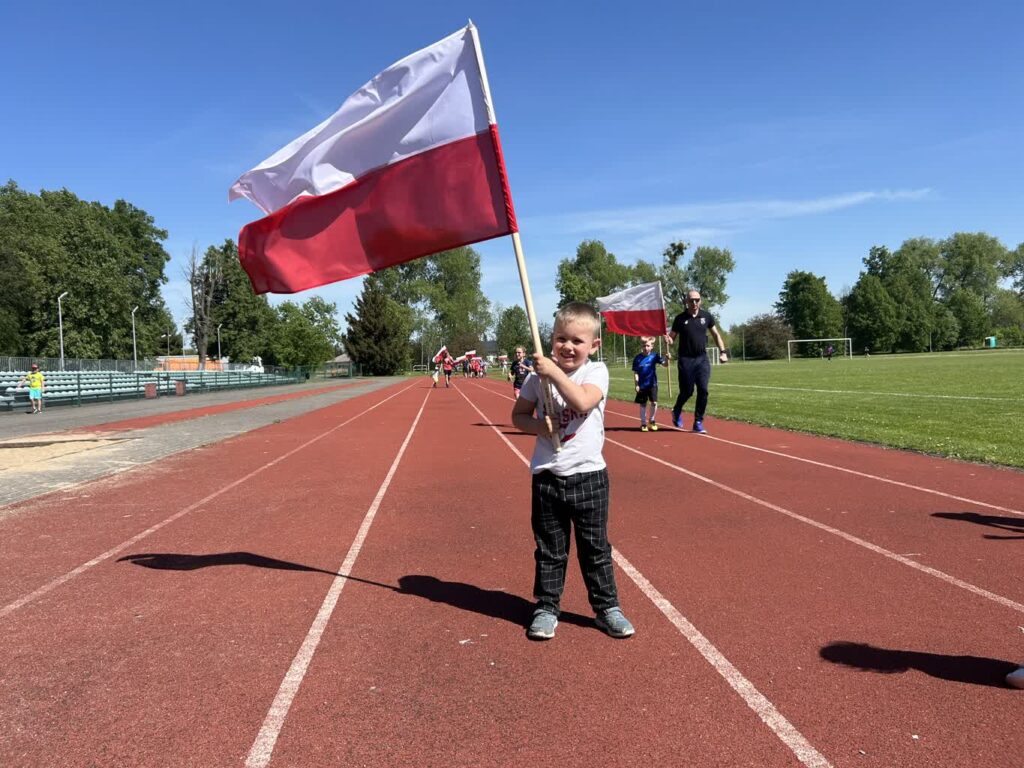 Sulechowianie świętowali Dzień Flagi na sportowo Radio Zachód - Lubuskie