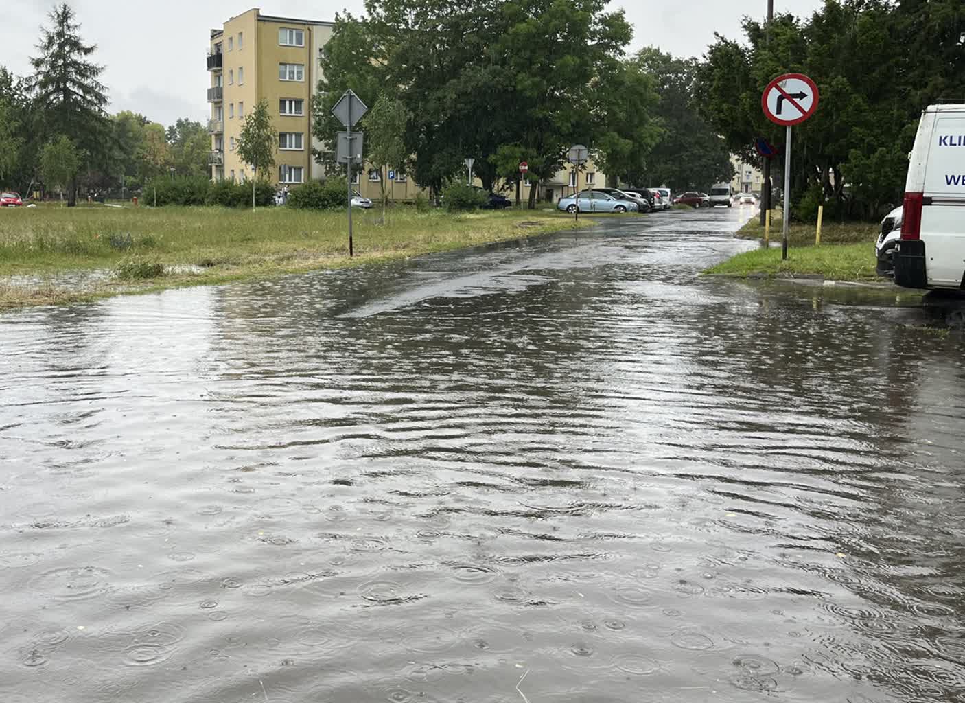 Ulewa w Gorzowie. Zalane ulice. Straż interweniuje Radio Zachód - Lubuskie
