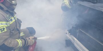 Co zrobić, gdy pali się samochód? Strażacy tłumaczą Radio Zachód - Lubuskie