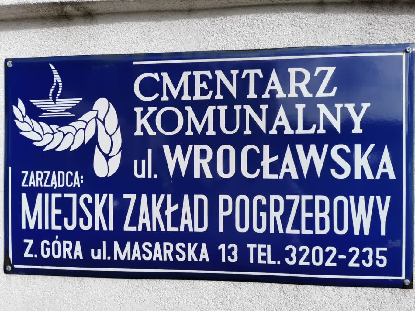 Zastawiona brama cmentarza – ratownicy musieli biec przez kwatery z pomocą Radio Zachód - Lubuskie