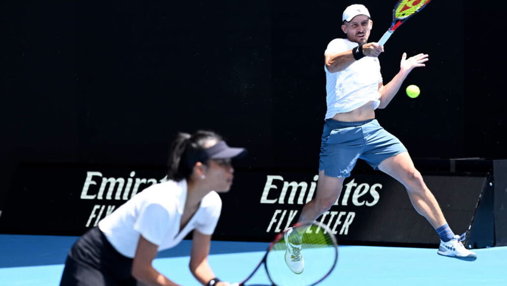 Zieliński i Hsieh podczas meczu na Australian Open. Zdjęcie ilustracyjne/Fot. PAP