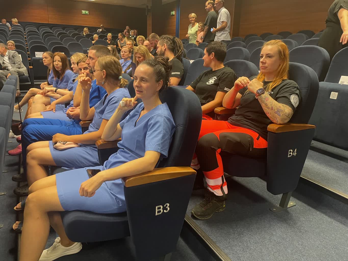 Pielęgniarki z czepkami, ratownicy z odznakami. Uroczystość na AJP Radio Zachód - Lubuskie